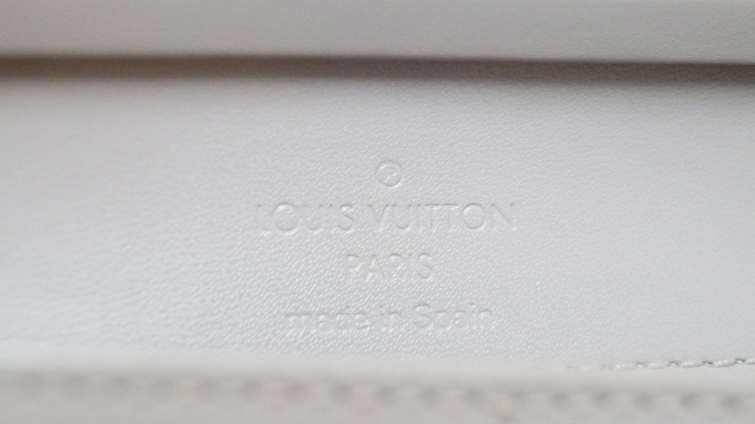 LOUIS VUITTON Lilac Epi Leather Honfleur Clutch Bag