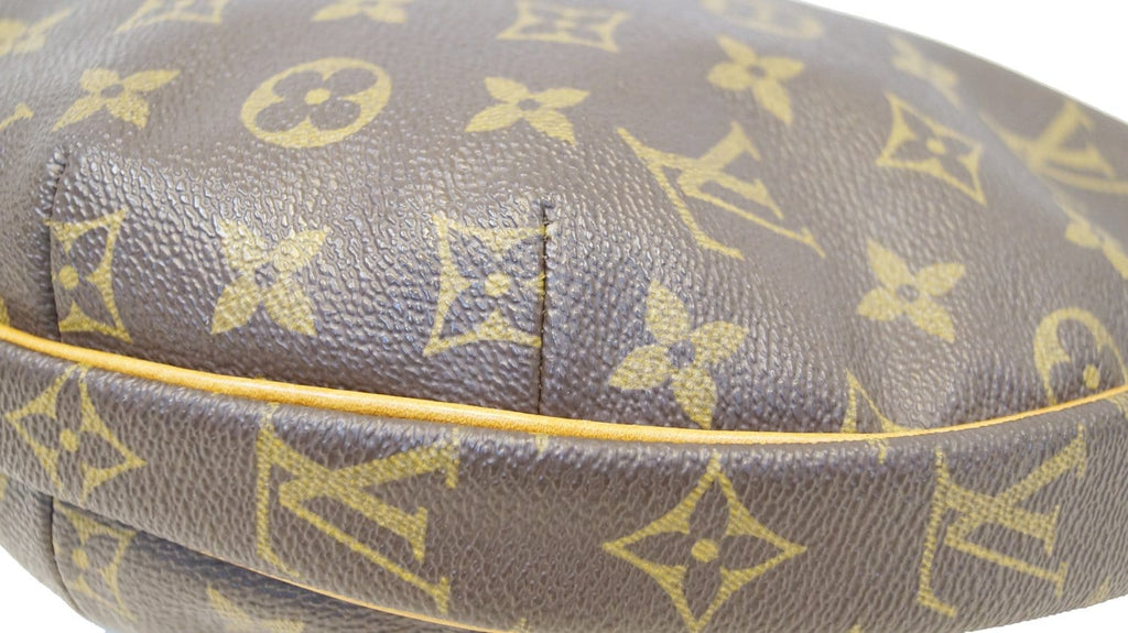 LOUIS VUITTON Monogram Canvas Croissant MM Shoulder Bag