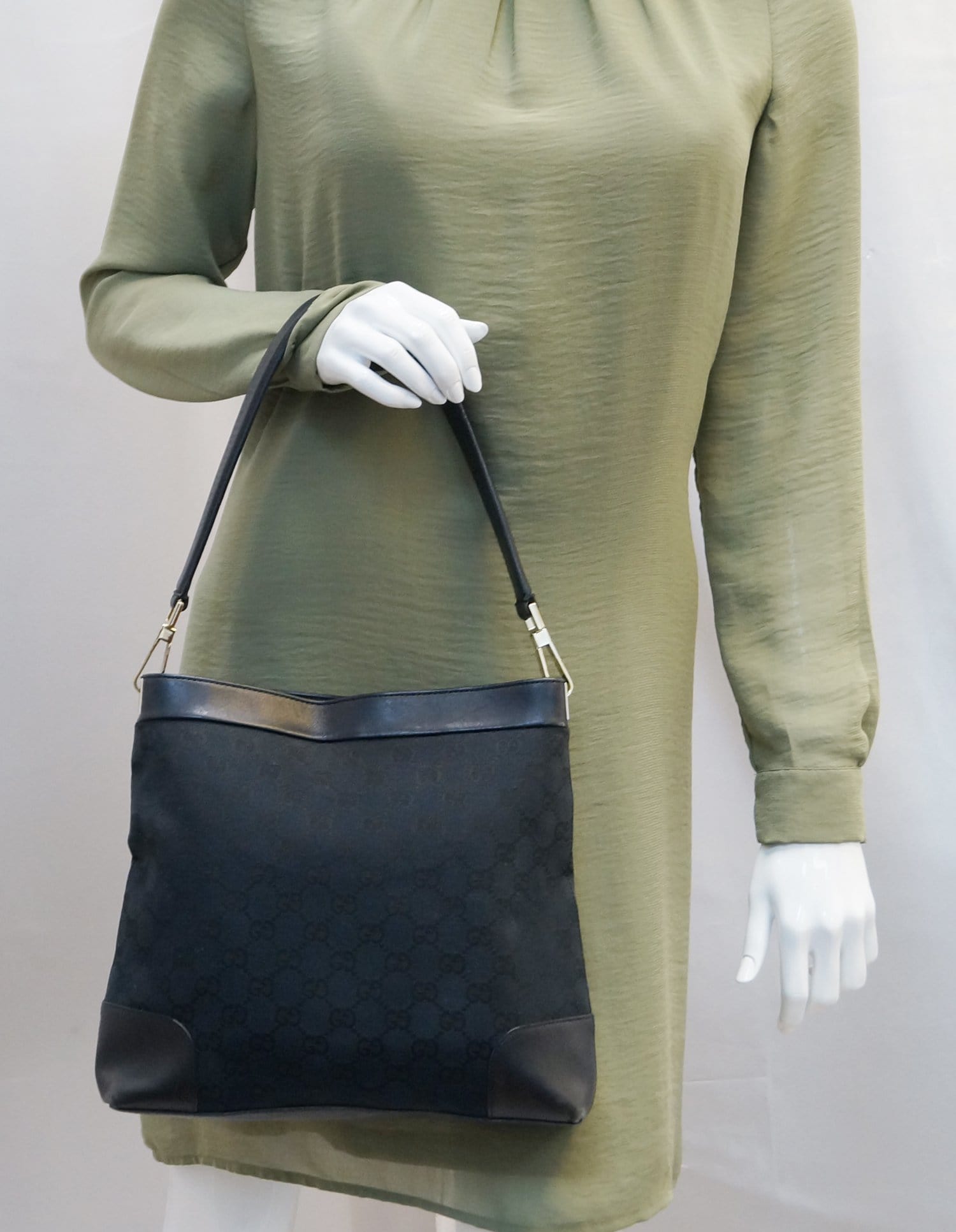 GUCCI Gucci Signature Monogram Black Leather Shoulder Bag