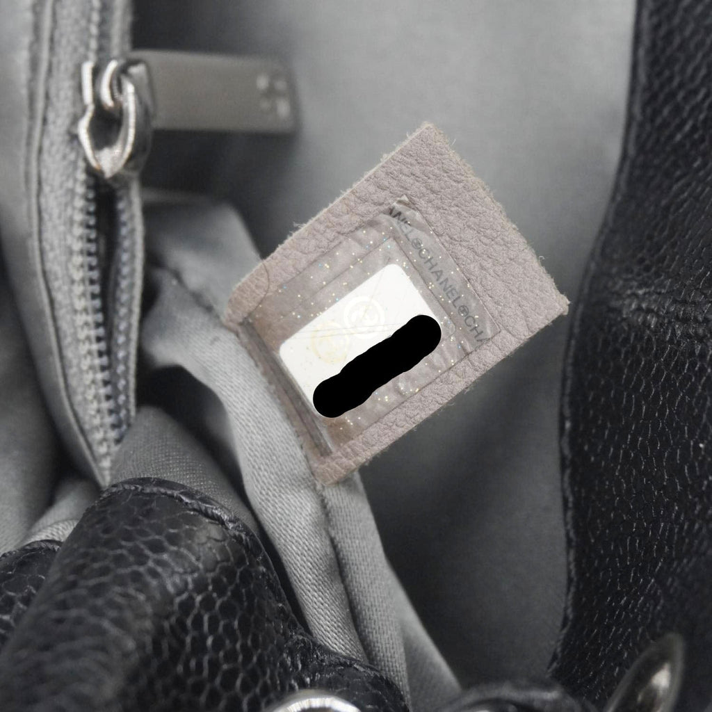 Chanel Pocket in The City Caviar Leather Shoulder Bag Black