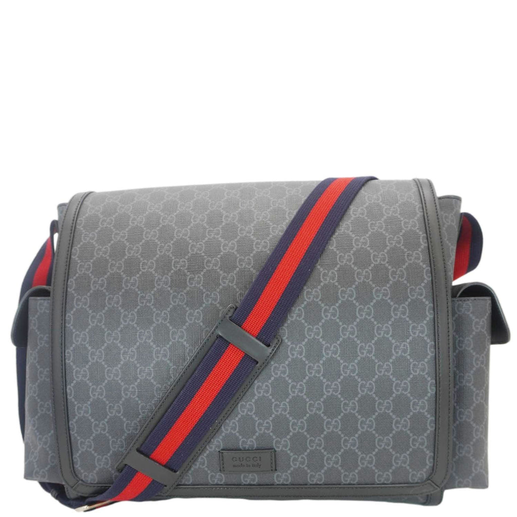 GUCCI Diaper Gucci Supreme Canvas Messenger Bag Black 495909
