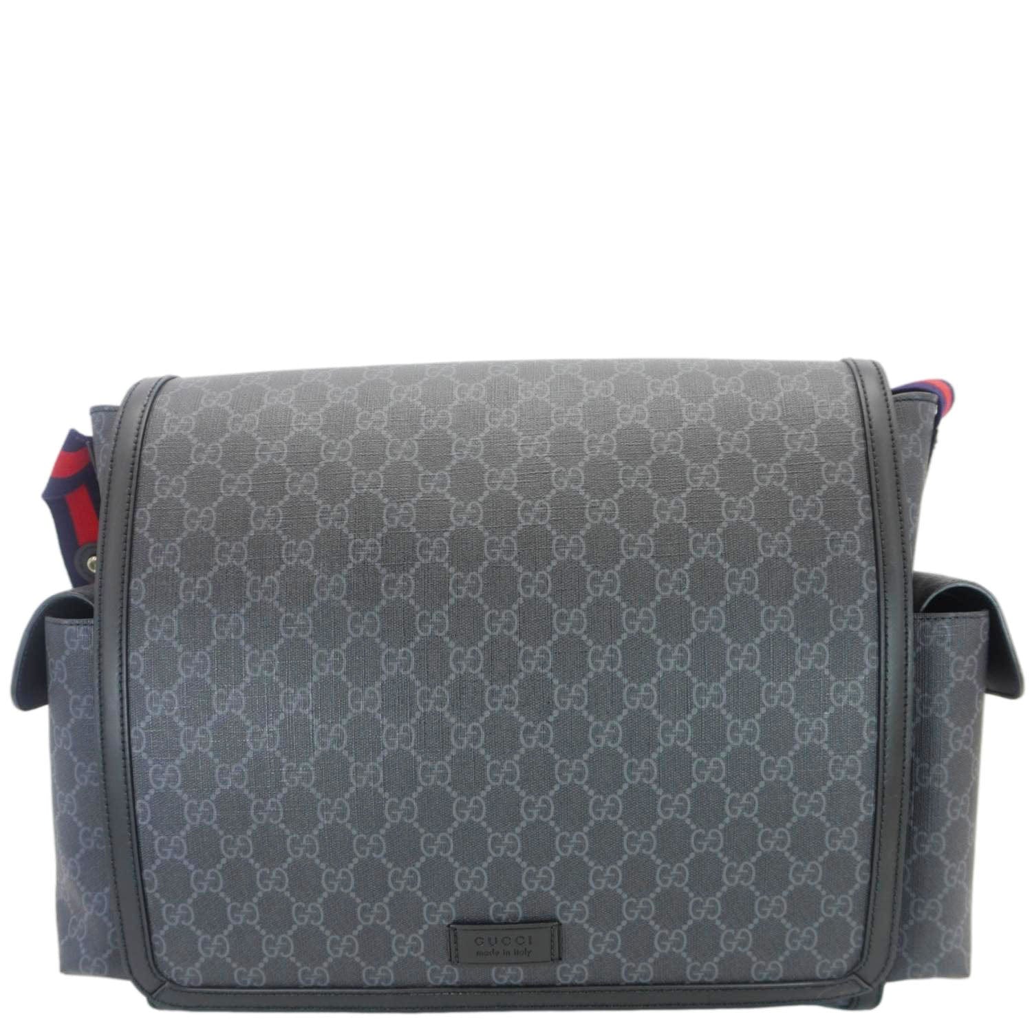 GUCCI Diaper Gucci Supreme Canvas Messenger Bag Black 495909