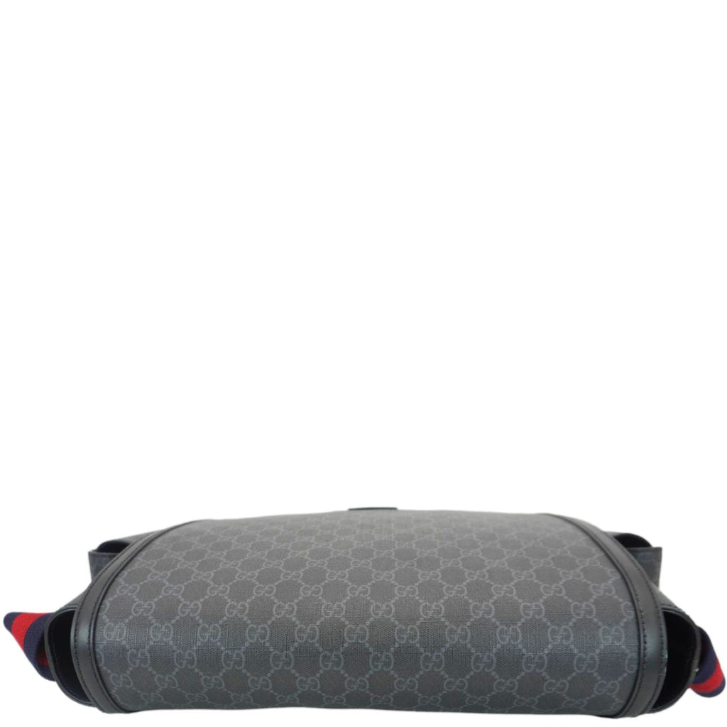 GUCCI Diaper Gucci Supreme Canvas Messenger Bag Black 495909