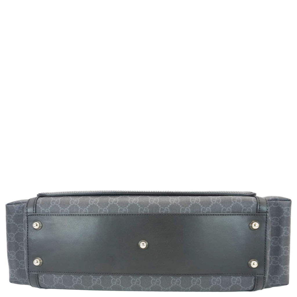 GUCCI Diaper Gucci Supreme Canvas Messenger Bag Black 495909