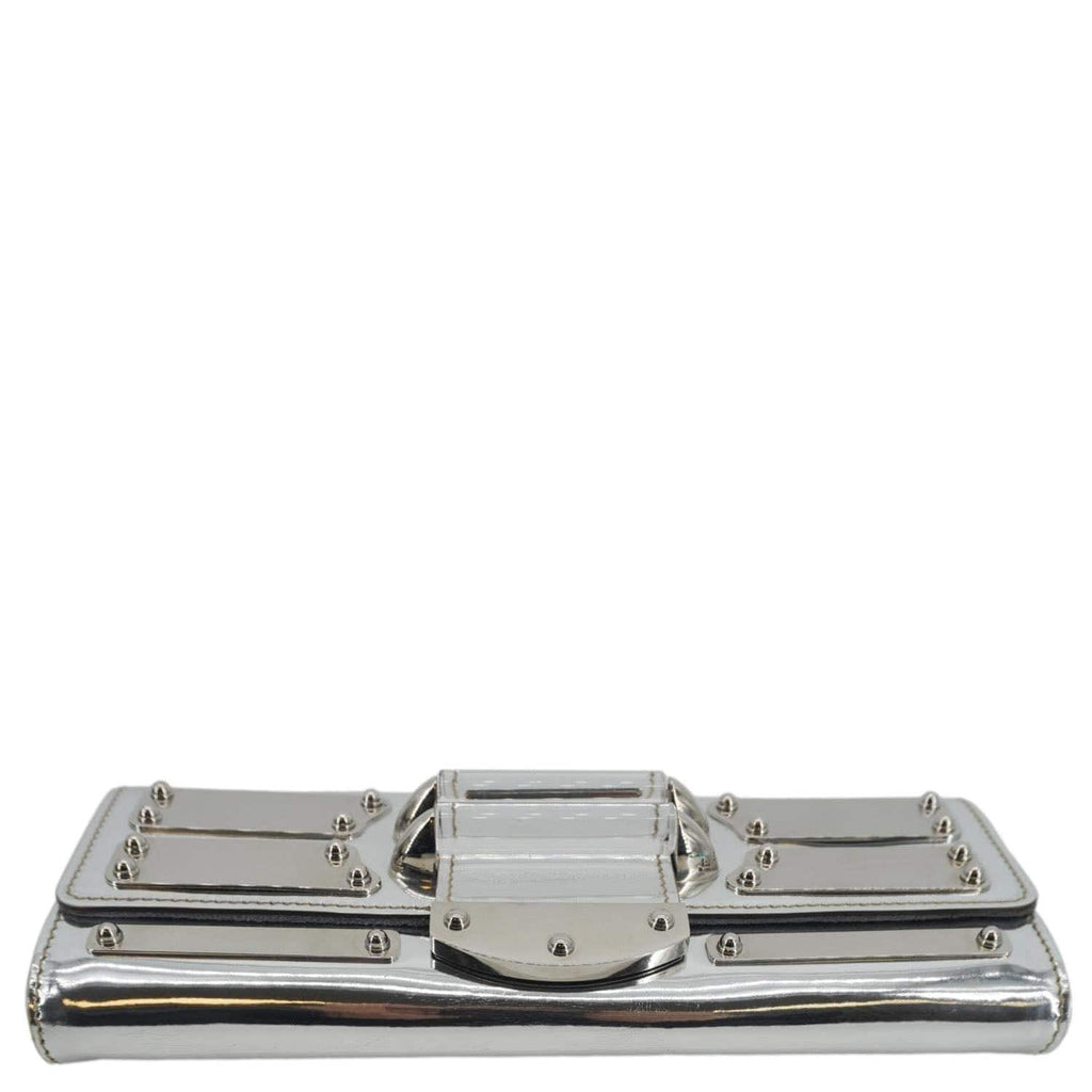 GUCCI Mirror Metallic Patent Leather Clutch Silver