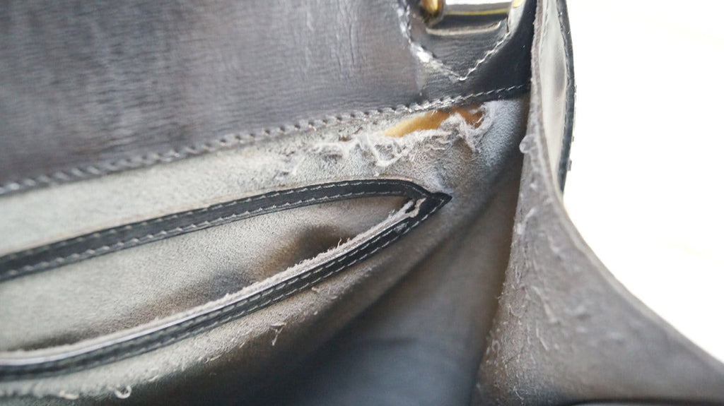 LOUIS VUITTON Epi Leather Black Cluny Shoulder Bag