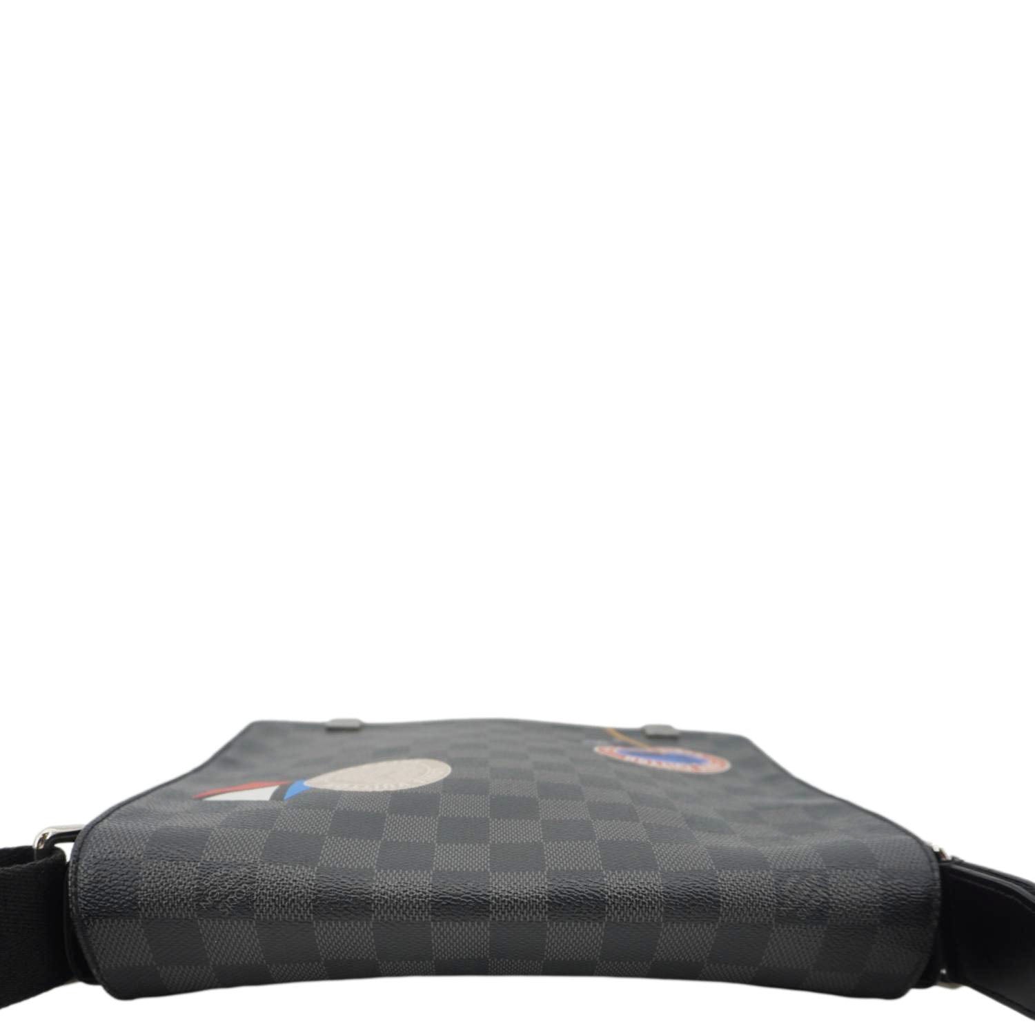 LOUIS VUITTON District PM Messenger Damier Graphite Messenger Bag Black