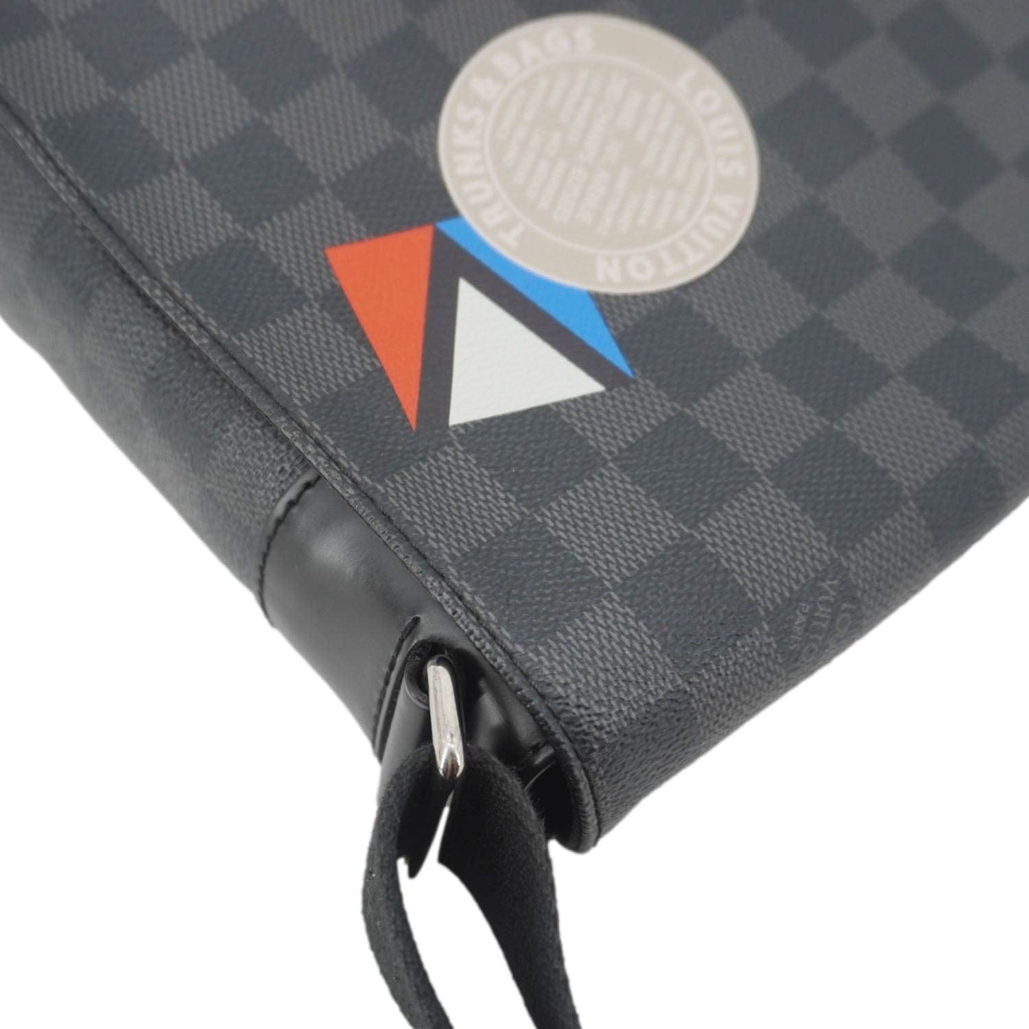 LOUIS VUITTON District PM Messenger Damier Graphite Messenger Bag Black
