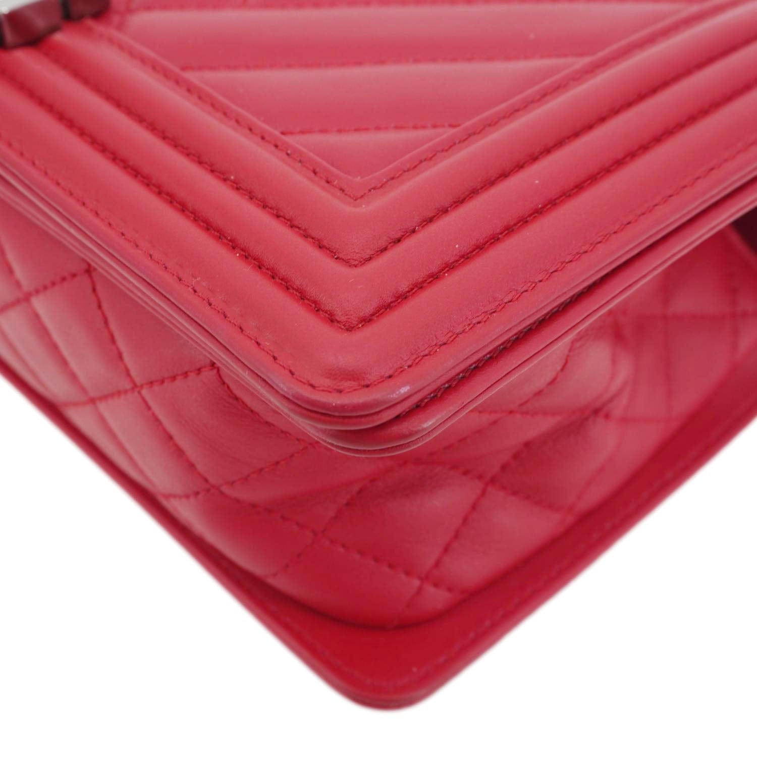 Chanel Boy Mixed Chevron Flap Lambskin Quilted Shoulder Bag Red