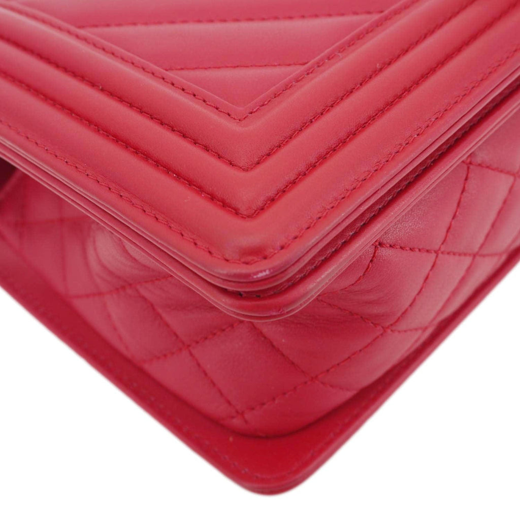 Chanel Boy Mixed Chevron Flap Lambskin Quilted Shoulder Bag Red
