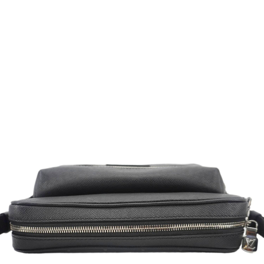 LOUIS VUITTON Outdoor Monogram Eclipse Messenger Bag Black