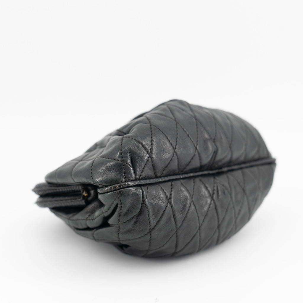 CHANEL vintage shoulder bag