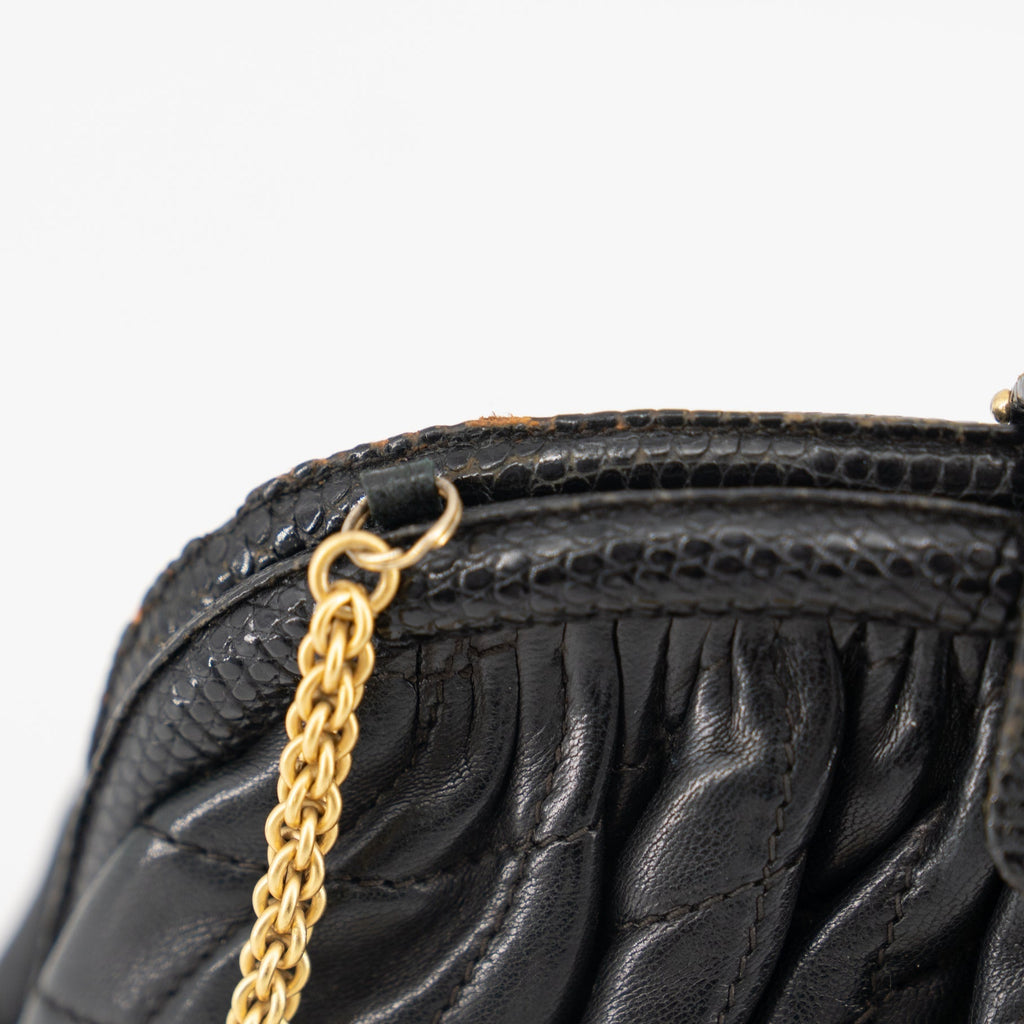 CHANEL vintage shoulder bag