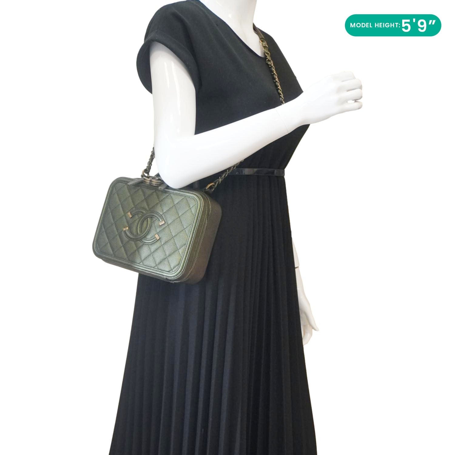 Chanel Vanity Case Filigree CC Iridescent Quilted Caviar Leather Shoulder Bag Green