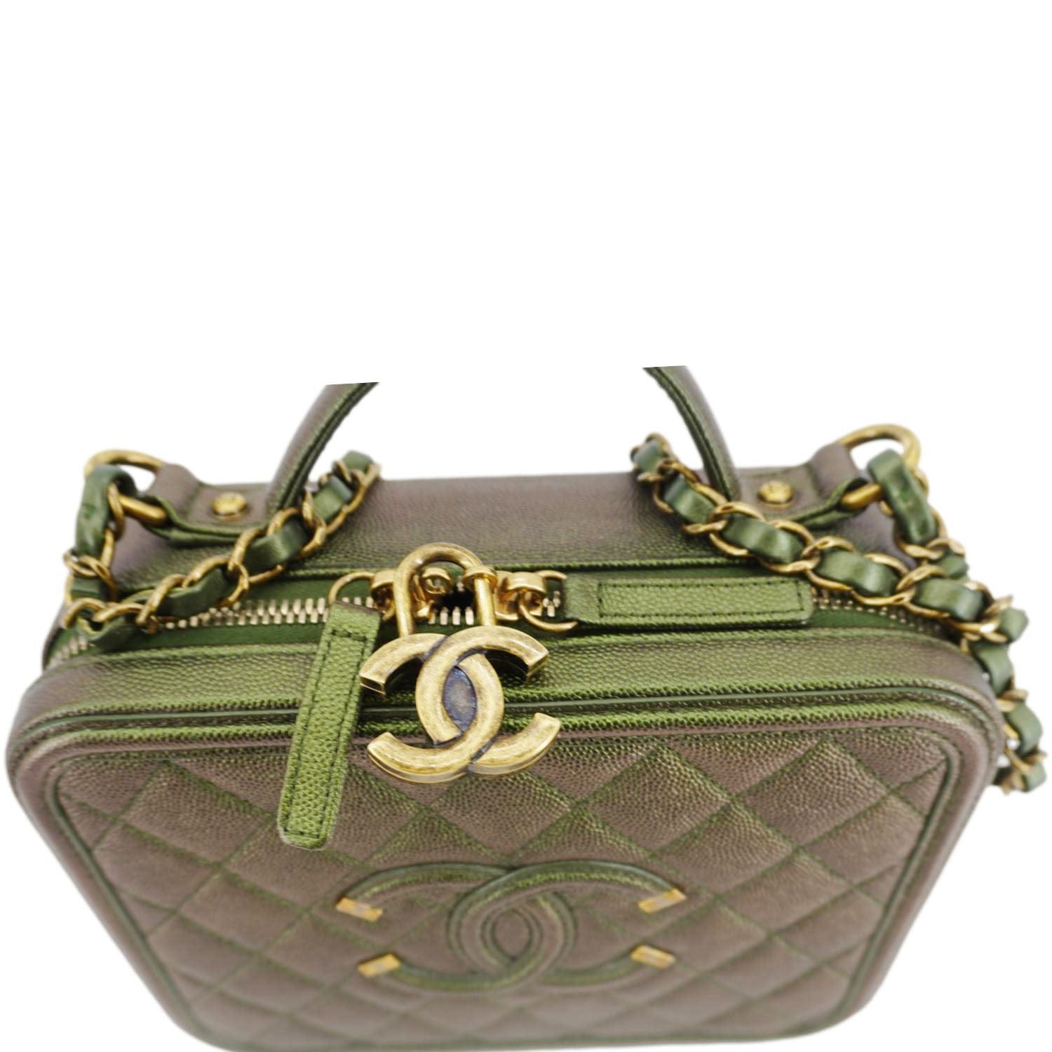 Chanel Vanity Case Filigree CC Iridescent Quilted Caviar Leather Shoulder Bag Green