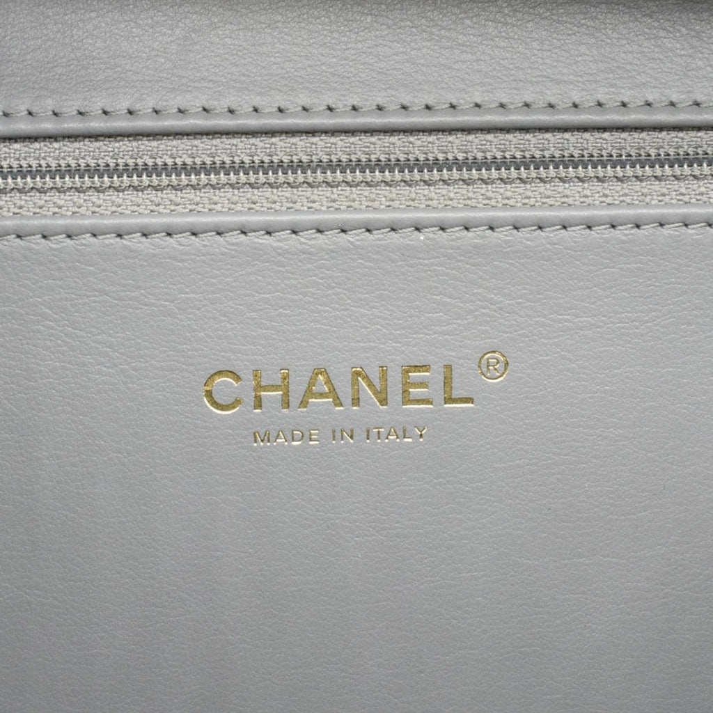Chanel Vanity Case Filigree CC  Large Caviar Quilted Shoulder Bag Grey