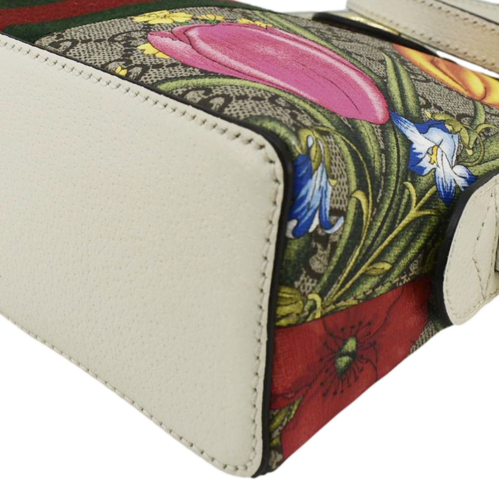 GUCCI Ophidia Flora Dome Small Gucci Supreme Monogram Shoulder Bag White 499621