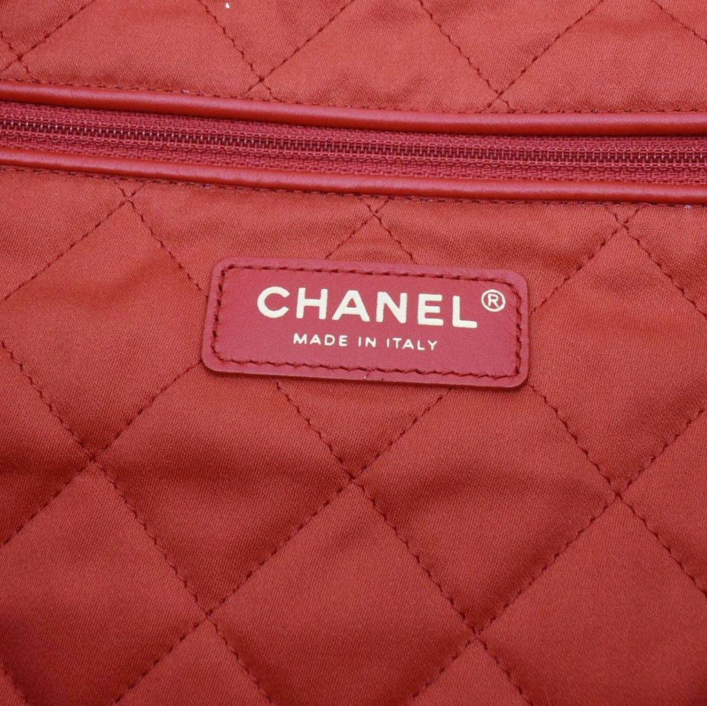 Chanel 22 Large Shiny Calfskin Quilted Leather Tote Bag Red