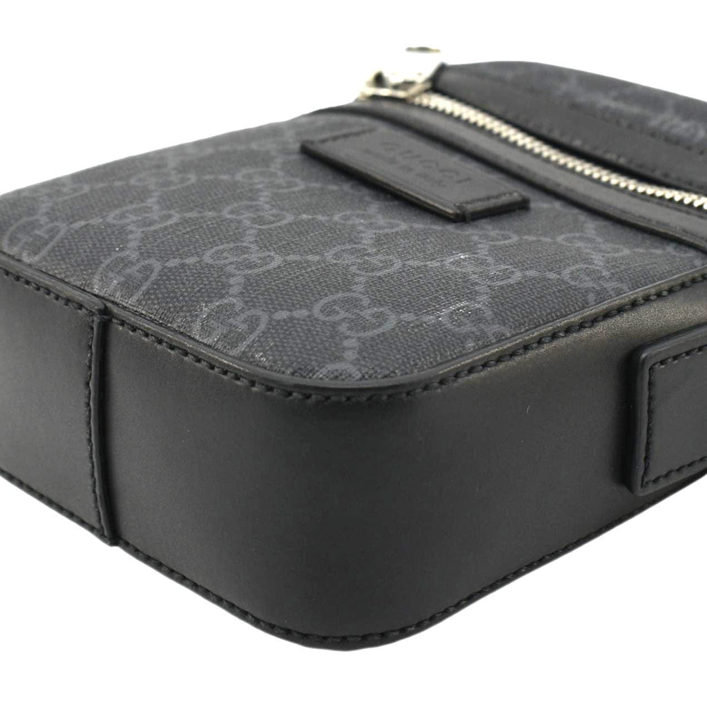 GUCCI Gucci Supreme Canvas Web Messenger Bag Black 598103