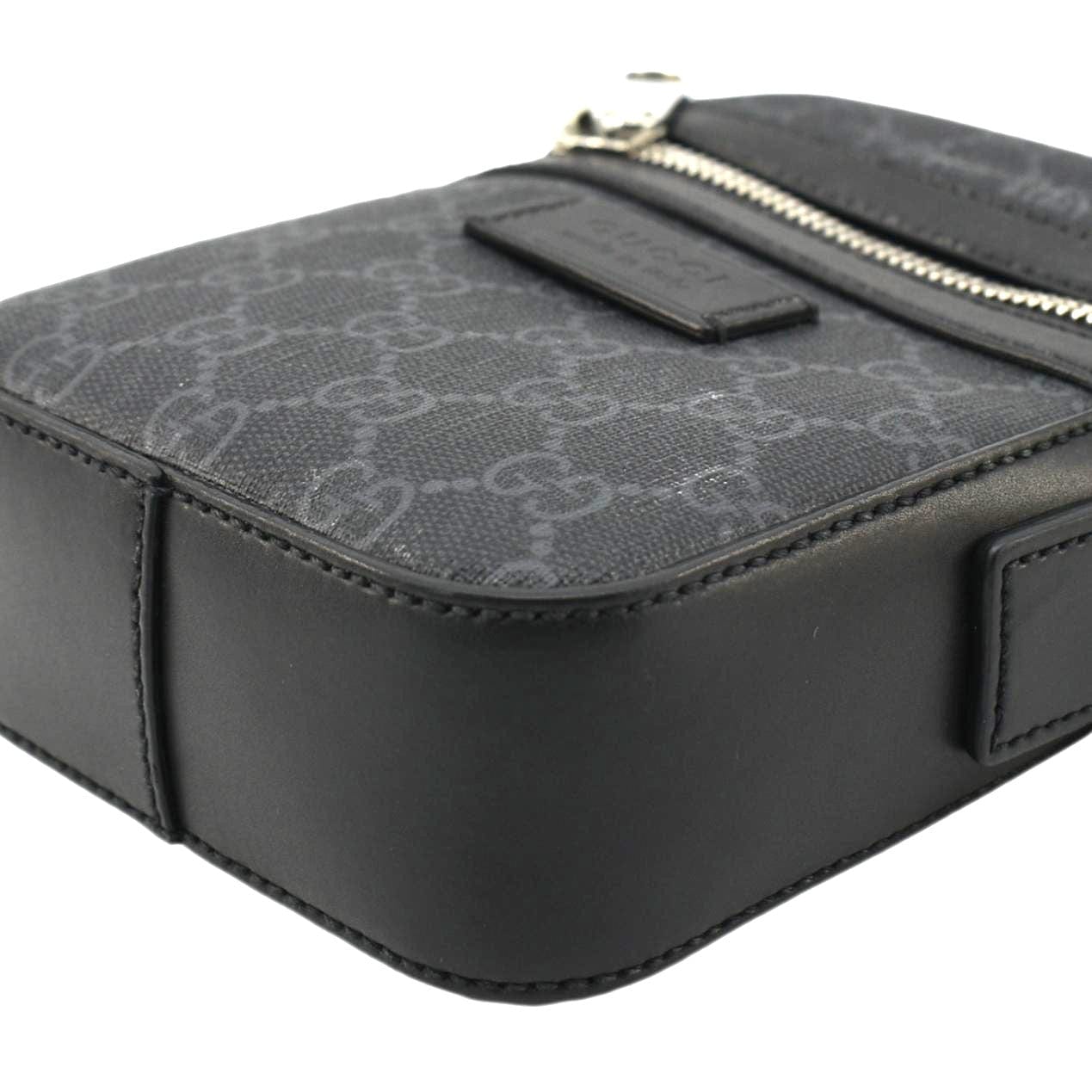 GUCCI Gucci Supreme Canvas Web Messenger Bag Black 598103