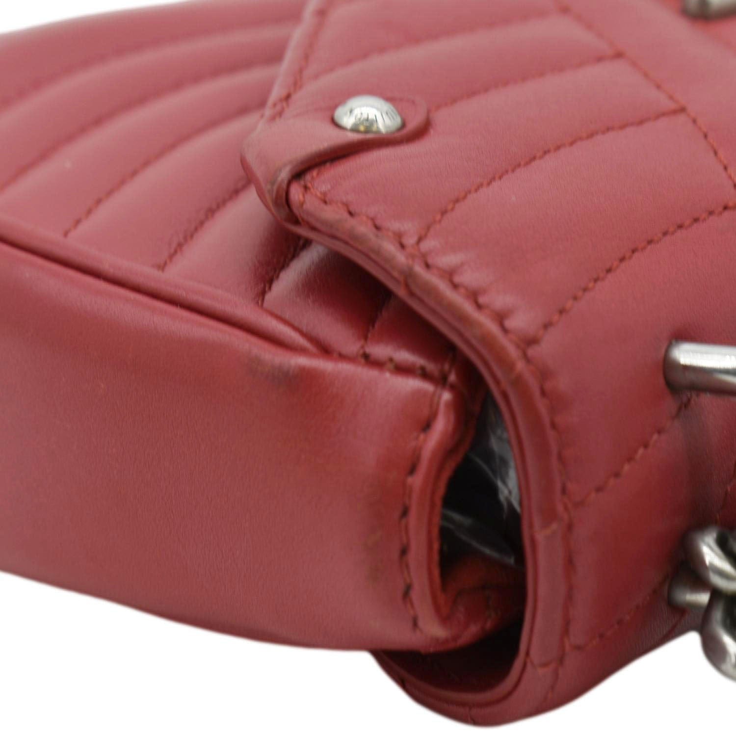 LOUIS VUITTON New Wave Chain MM Leather Shoulder Bag Red