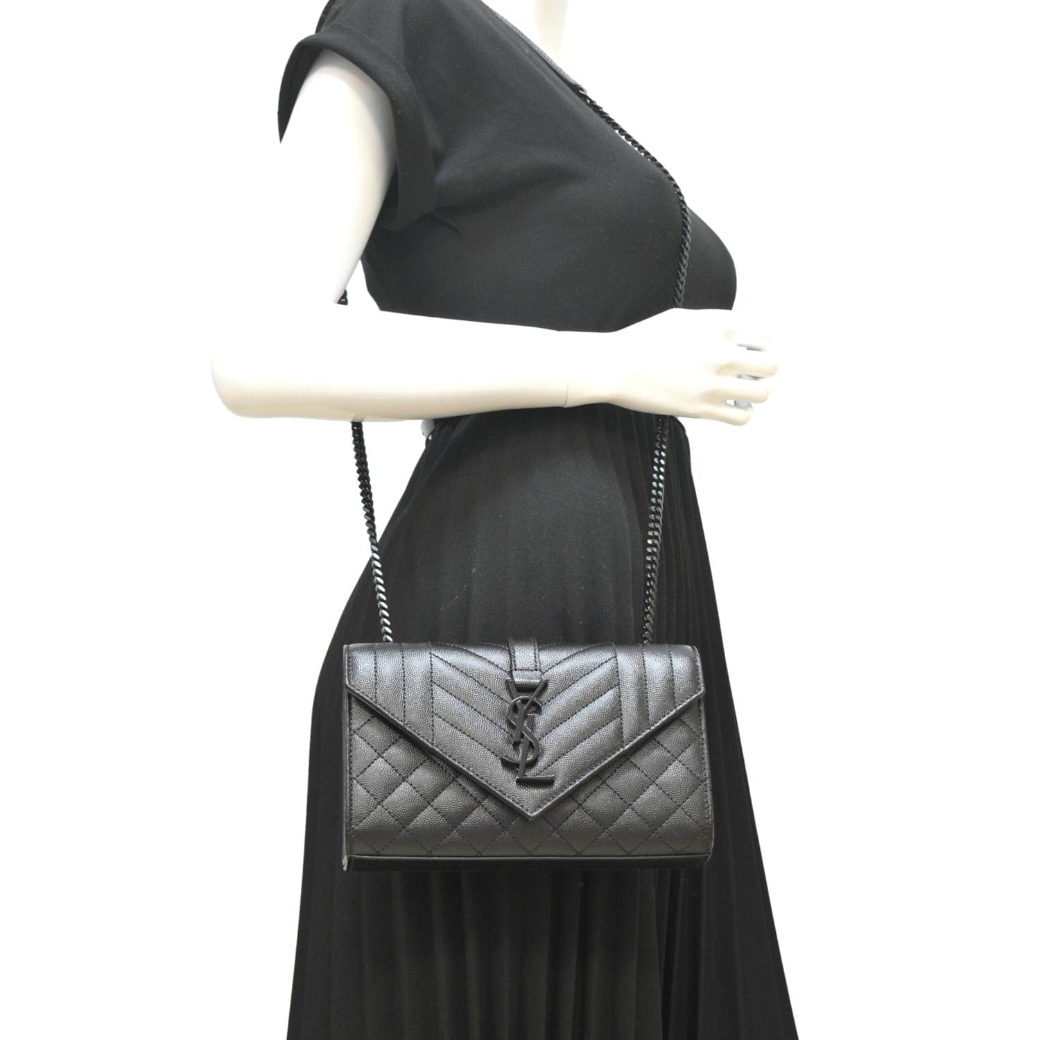 YVES SAINT LAURENT Grain De Poudre Embossed Leather Crossbody Chain Bag Black