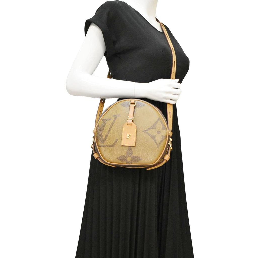 LOUIS VUITTON Boite Chapeau Souple Monogram Canvas Shoulder Bag Brown