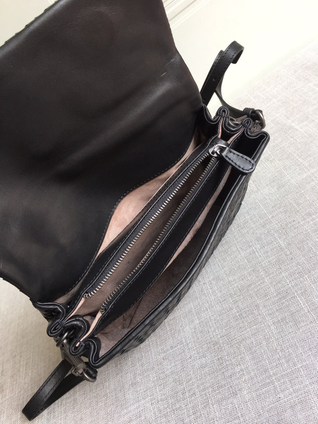 GLAMI Classic Intrecciato Black, For Women, WomenÃ¢â‚¬â„¢s Bags 8.9in/22.5cm