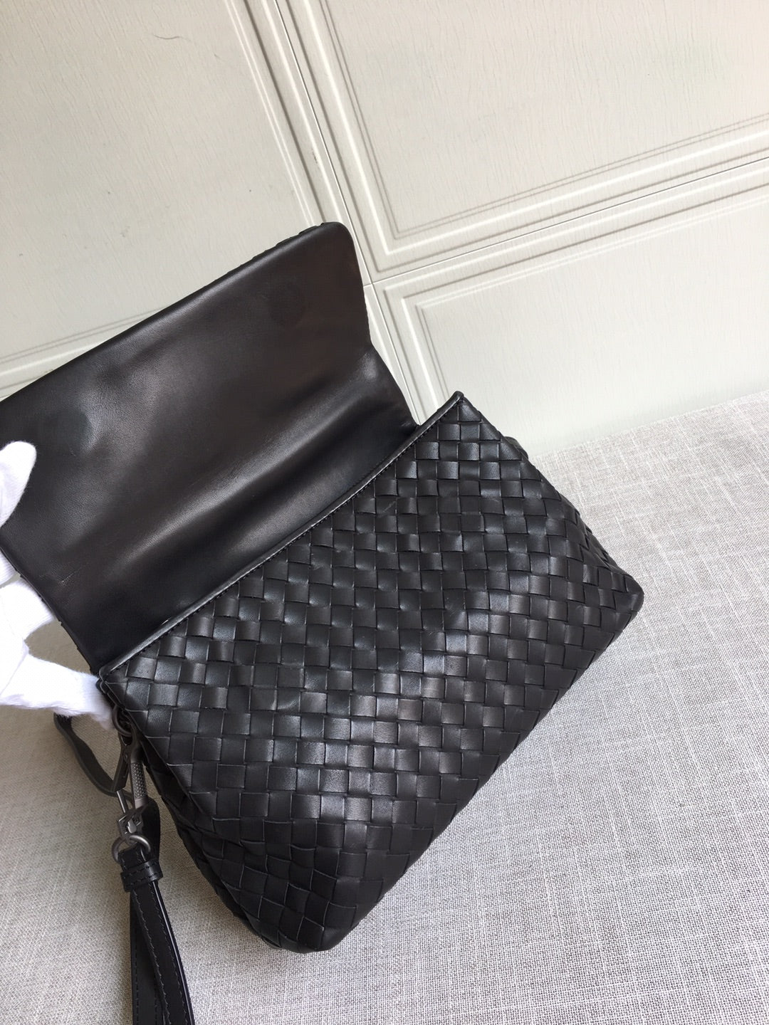Bottega Veneta Classic Intrecciato Black, For Women, Women’s Bags 8.9in/22.5cm