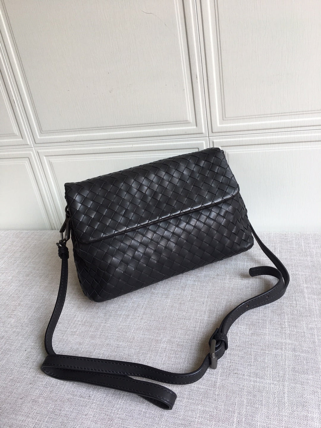 Bottega Veneta Classic Intrecciato Black, For Women, Women’s Bags 8.9in/22.5cm