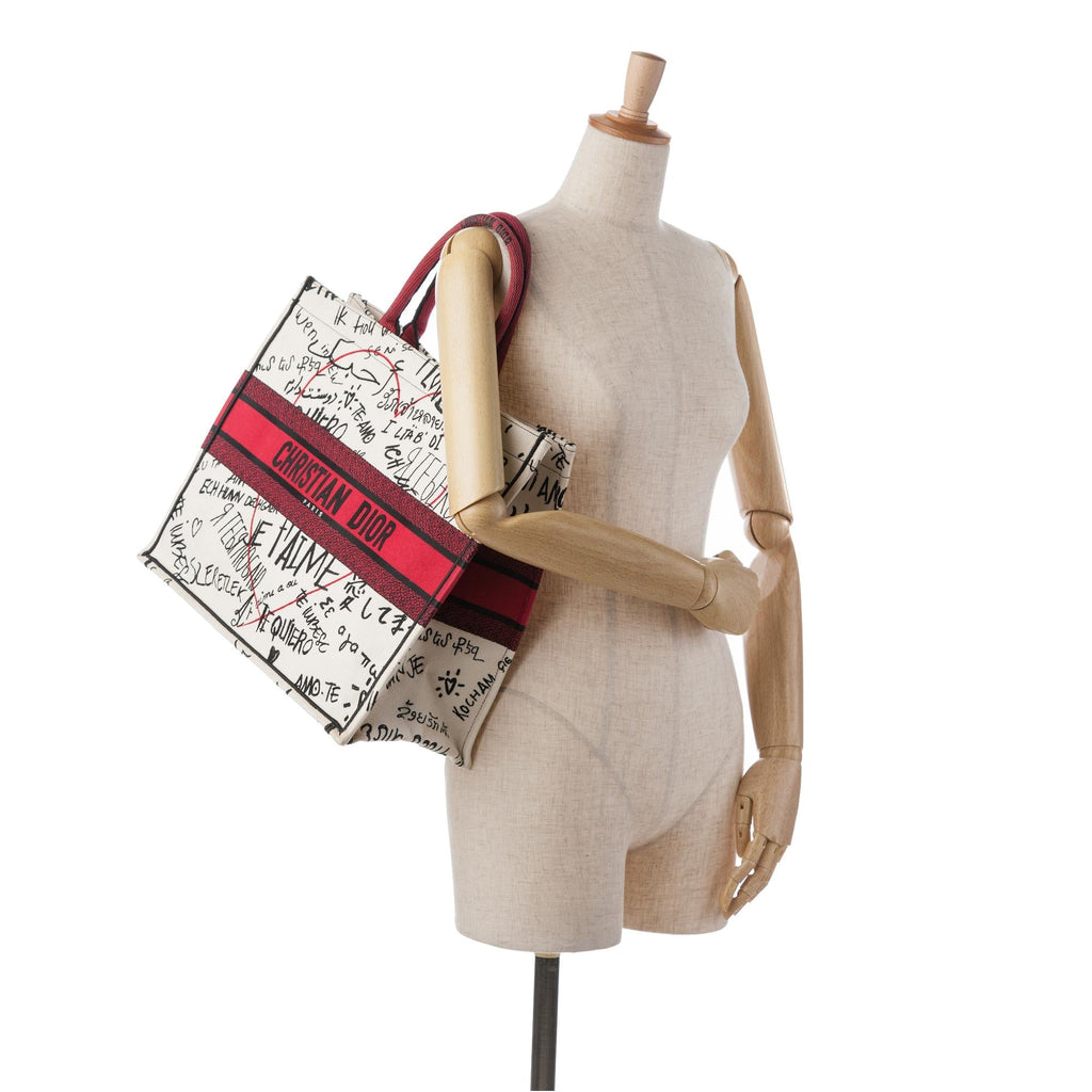 Dior Large DiorAmour Graffiti Book Tote (SHG-uD255M)