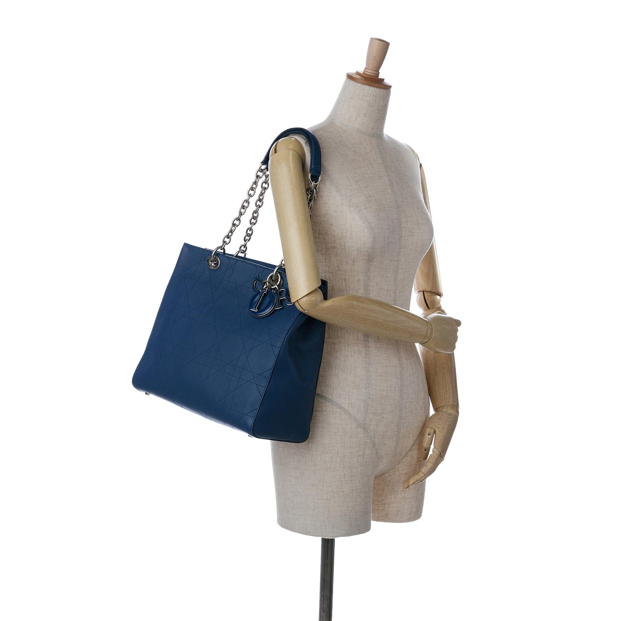 Dior Medium Calfskin Cannage Ultradior Tote (SHG-2YrDRK)