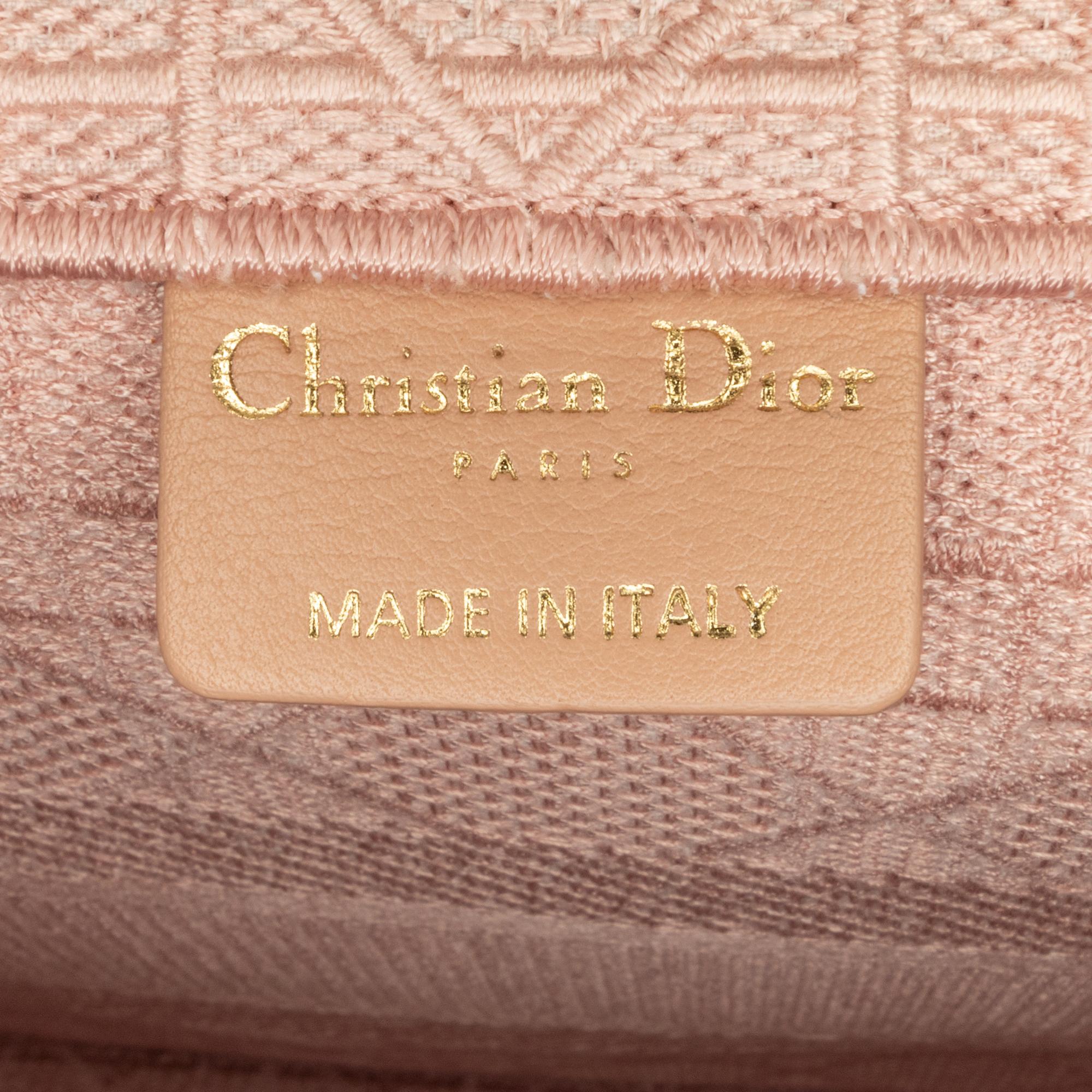 Dior Medium Cannage Embroidered Book Tote (SHG-zxt0CB)