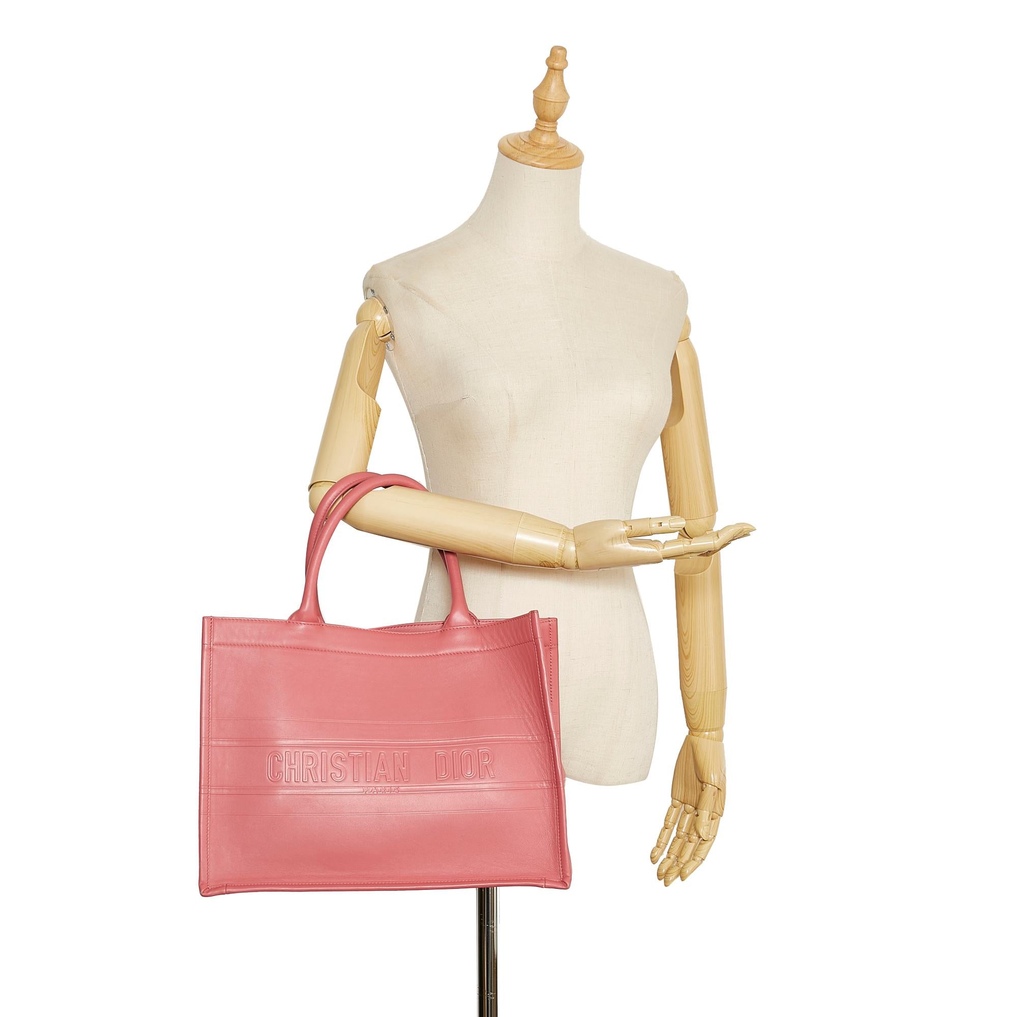Dior Medium Embossed Book Tote (SHG-b9E8ys)