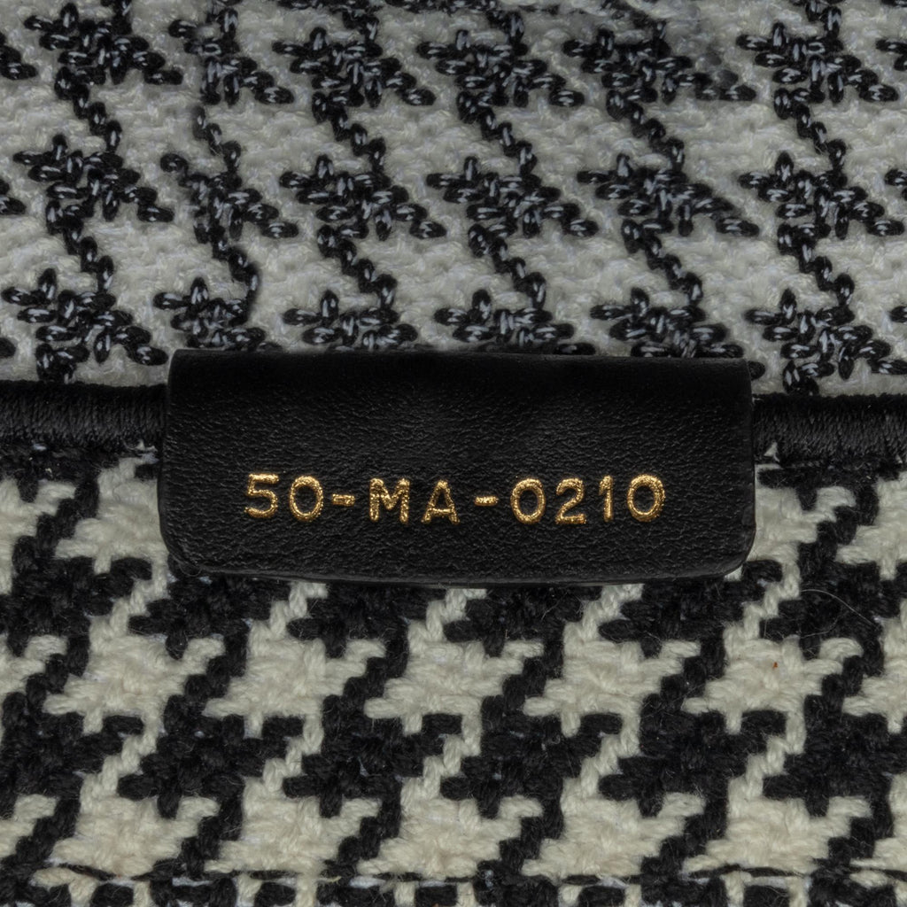 Dior Medium Houndstooth Book Tote (SHG-LsZQ4L)