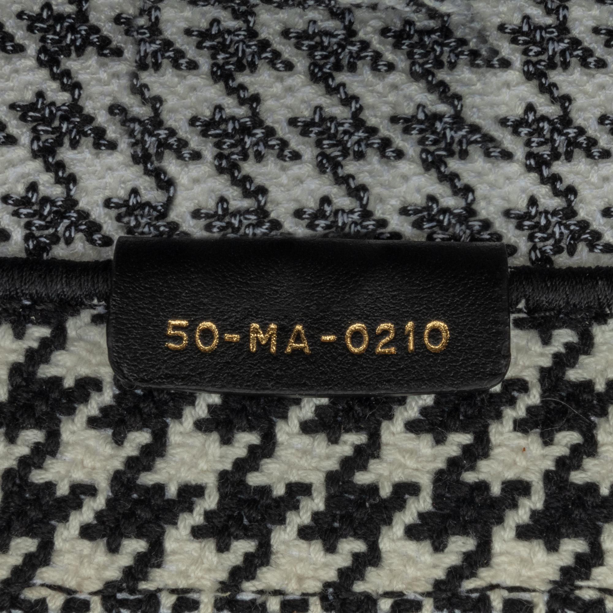 Dior Medium Houndstooth Book Tote (SHG-LsZQ4L)