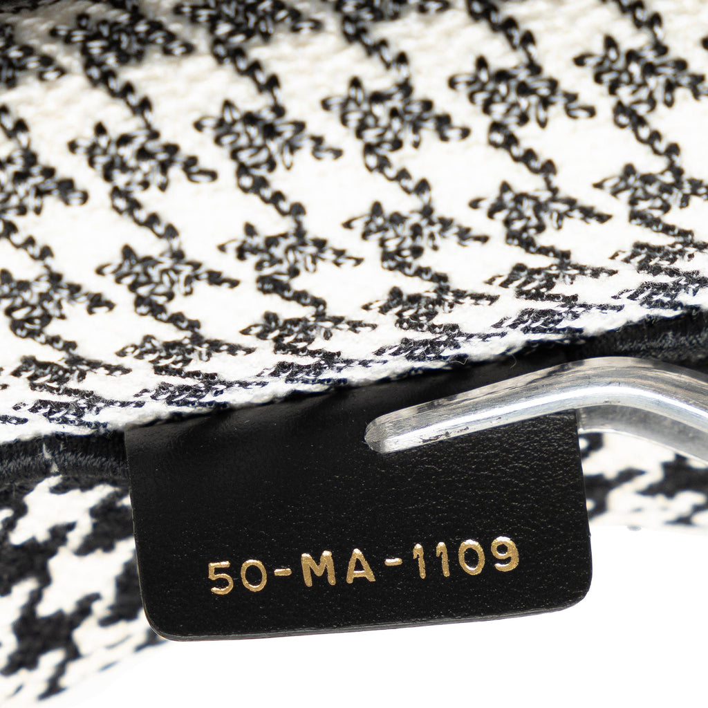 Dior Medium Houndstooth Embroidered Book Tote (SHG-tlTS9H)