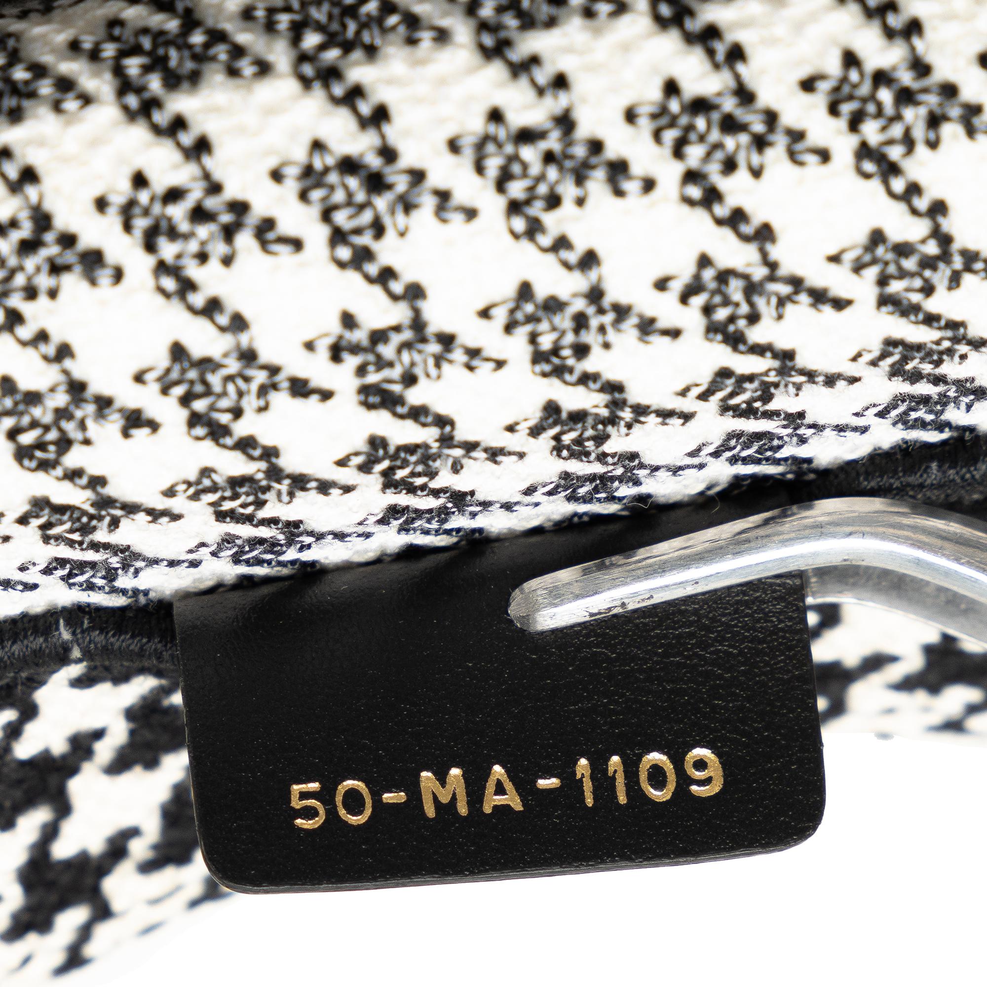 Dior Medium Houndstooth Embroidered Book Tote (SHG-tlTS9H)