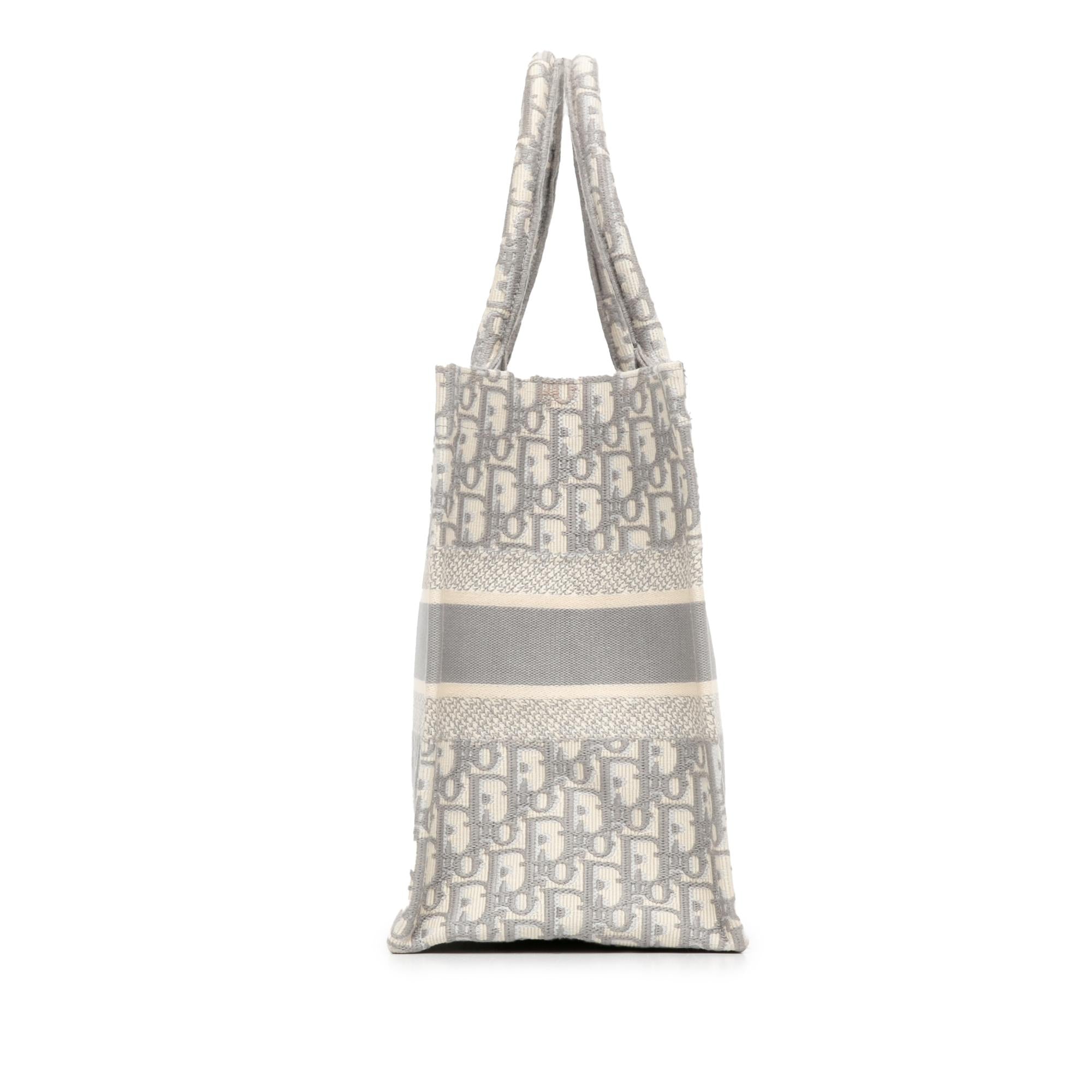Dior Medium Oblique Book Tote (SHG-xR40My)