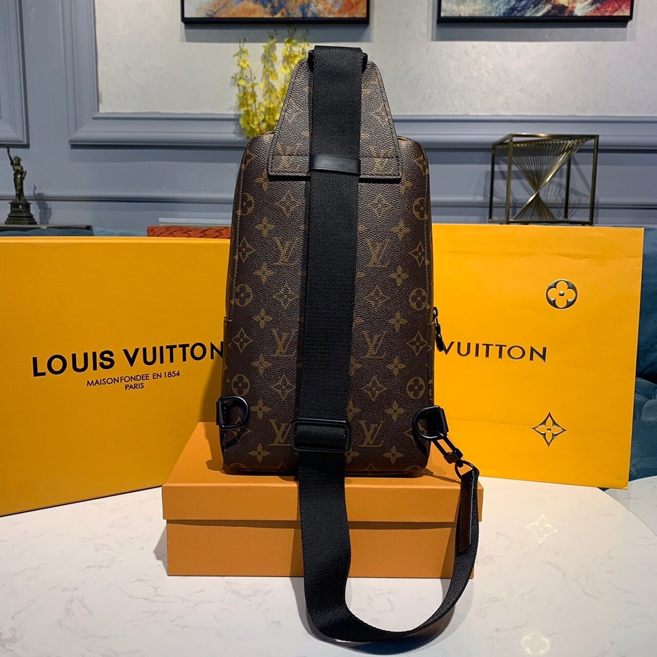Louis Vuitton Avenue Sling Bag Monogram Canvas For Men, Bag, Crossbody Bags 12.2in/31cm Louis Vuitton
