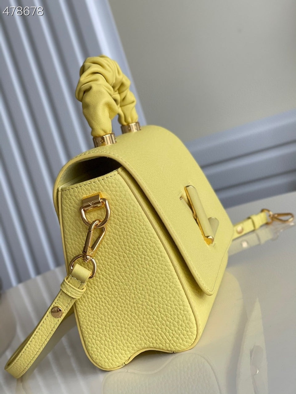 Louis Vuitton Twist MM Ginger Yellow For Women, WomenÃƒÂ¢Ã¢â€šÂ¬Ã¢â€žÂ¢s Handbags, Shoulder And Crossbody Bags 9.1in/23cm Louis Vuitton
