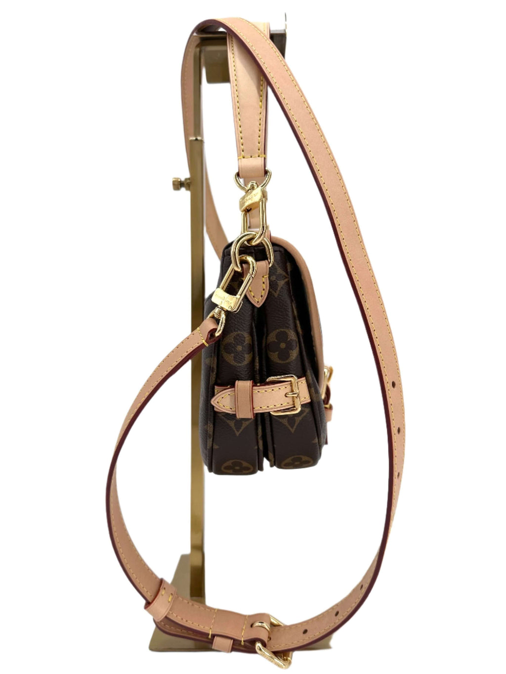 LOUIS VUITTON Monogram Saumur Burberry - Classic Crossbody in Excellent Condition