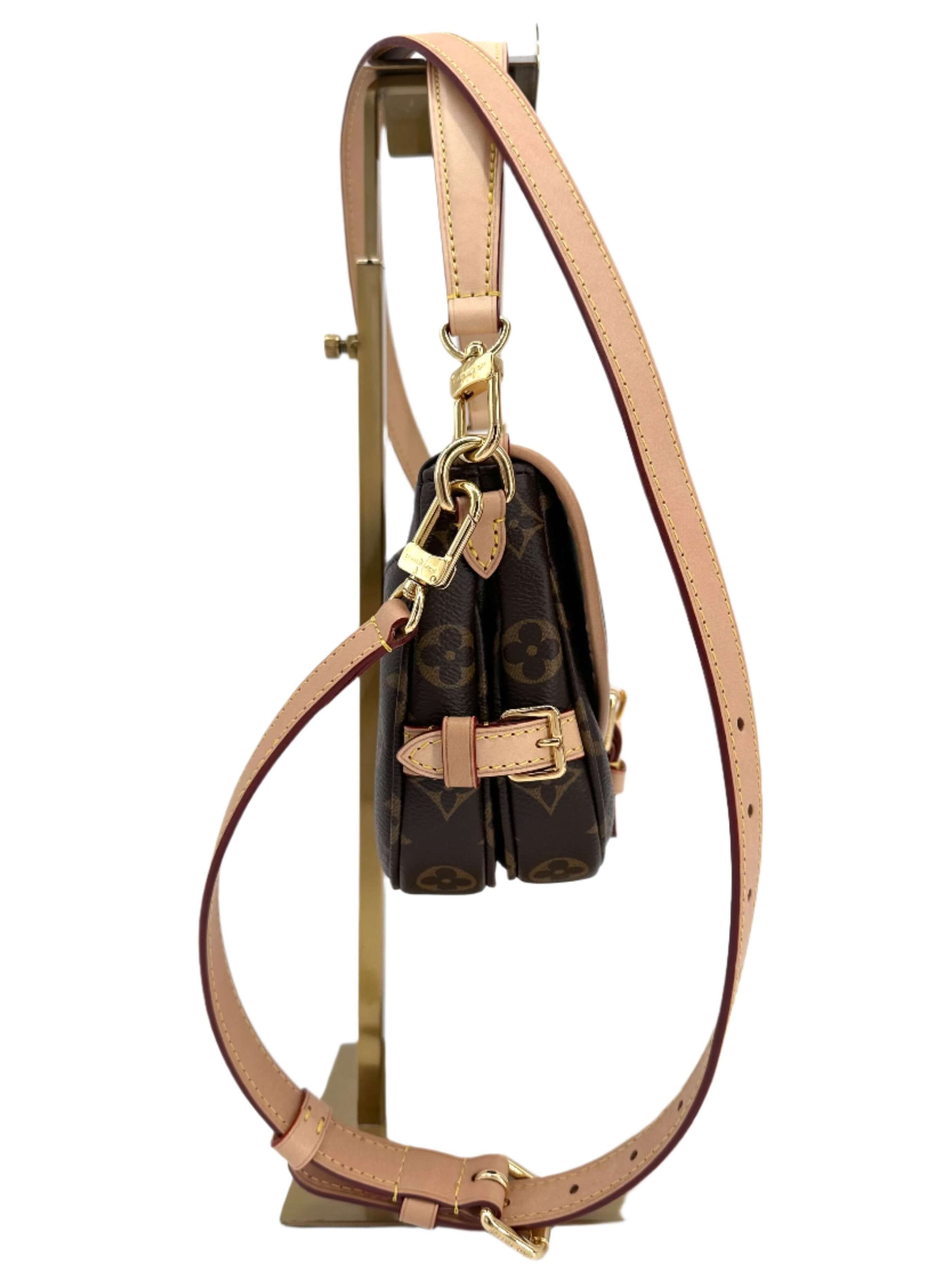 LOUIS VUITTON Monogram Saumur Burberry - Classic Crossbody in Excellent Condition