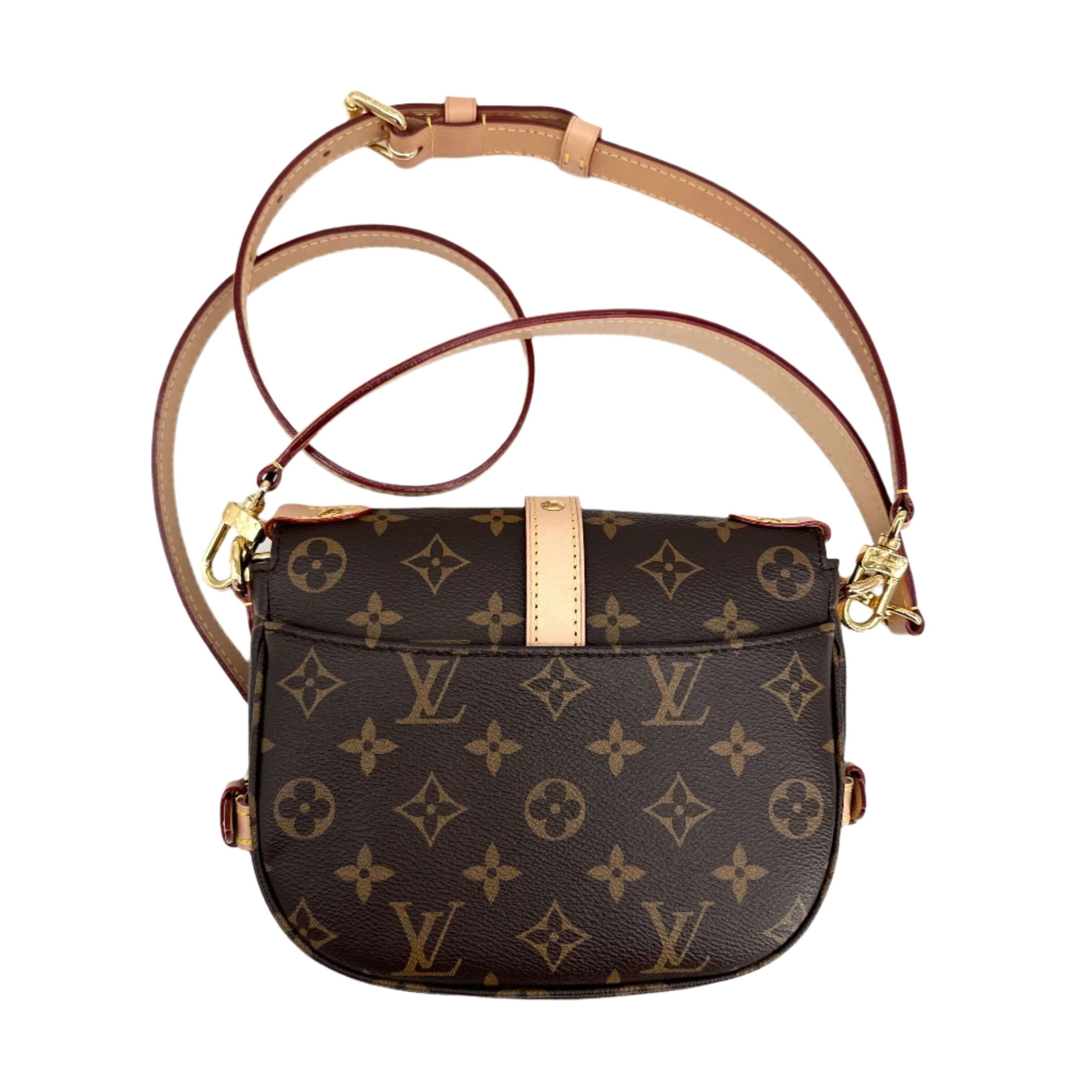 LOUIS VUITTON Monogram Saumur Burberry - Classic Crossbody in Excellent Condition
