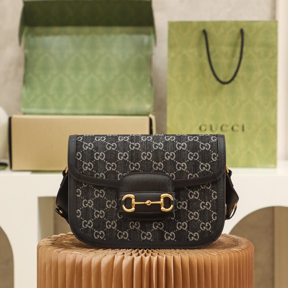 Gucci 602204 shoulder bag bag Leather black