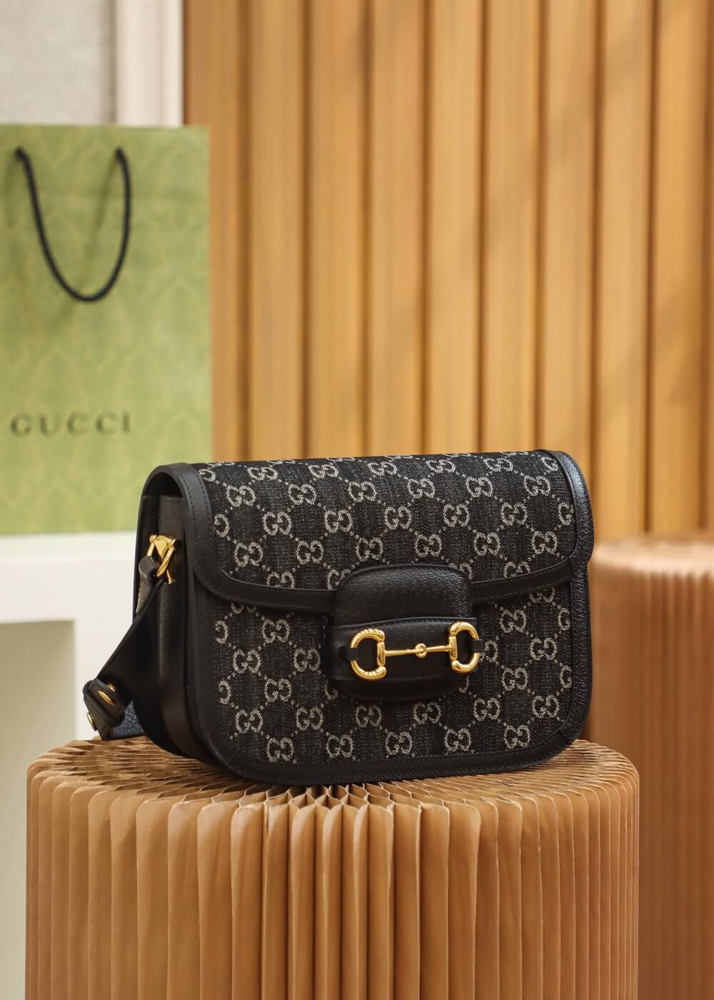 Gucci 602204 shoulder bag bag Leather black