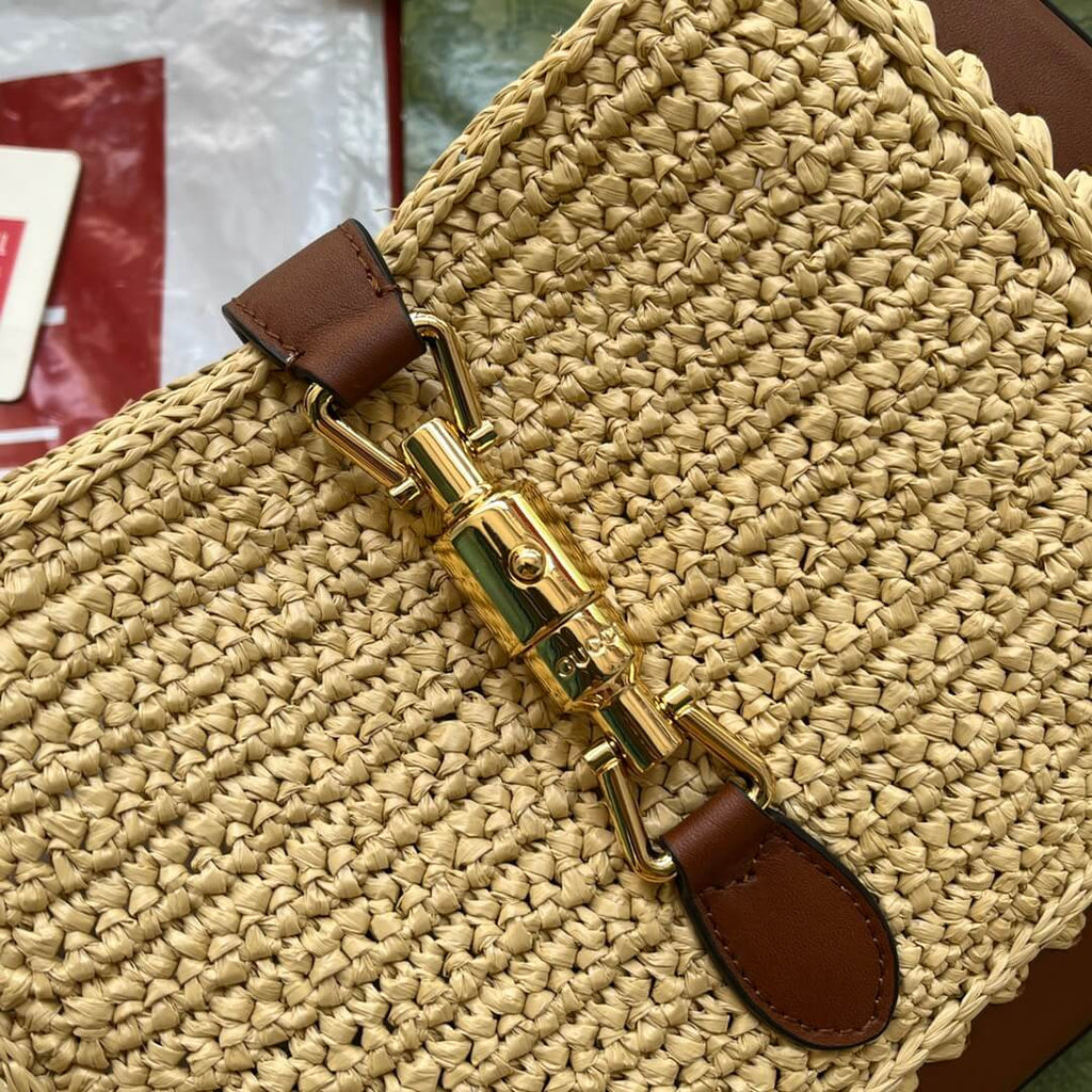 Gucci 636709 woven subaxillary bag 27cm brown cowhide