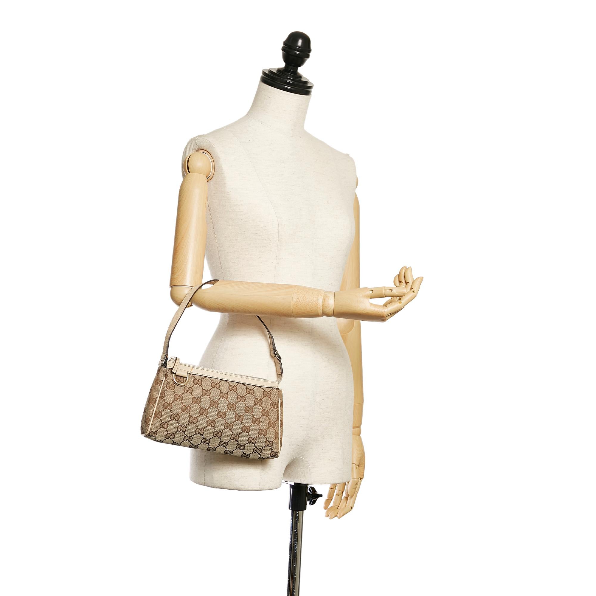 Gucci Abbey Gucci Canvas Baguette (SHG-29370)