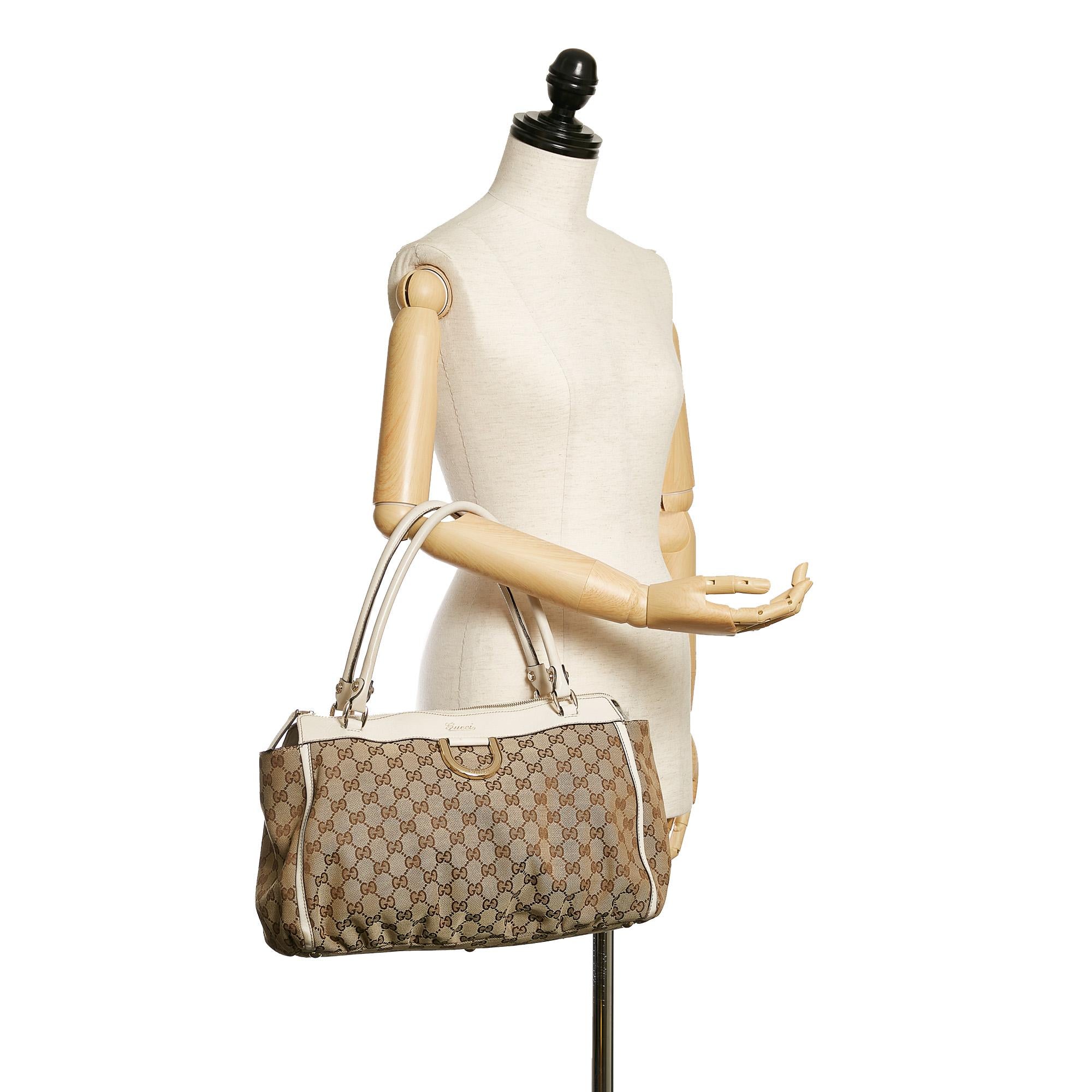 Gucci Abbey Gucci Canvas Shoulder Bag (SHG-29543)