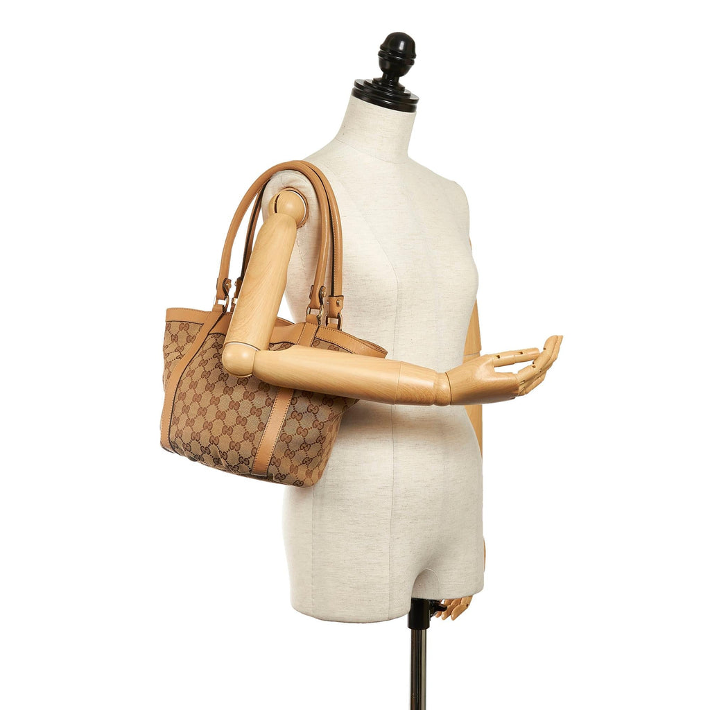 Gucci Abbey Gucci Canvas Shoulder Bag (SHG-30979)